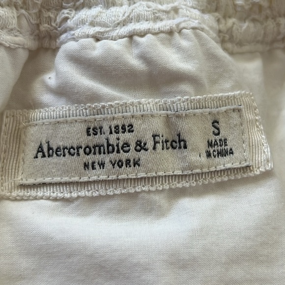 Abercrombie and Fitch white lace skirt. - Picture 4 of 7